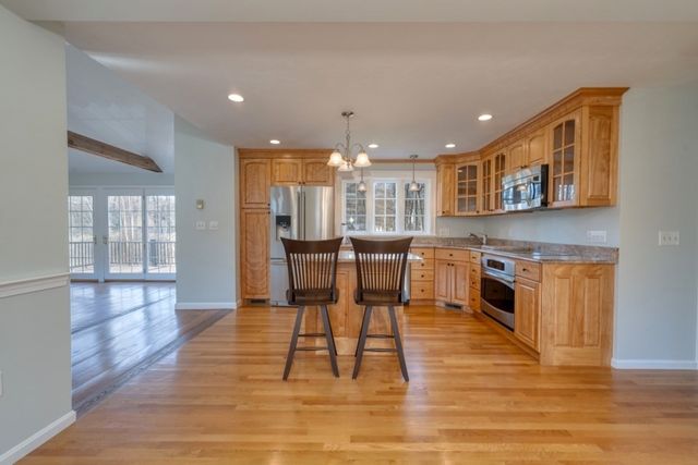 21 Strawberry Ln, Whitman, MA 02382