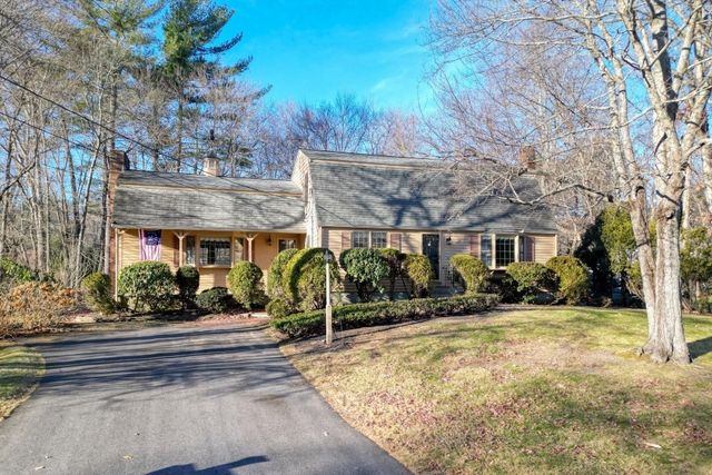 21 Strawberry Ln, Whitman, MA 02382