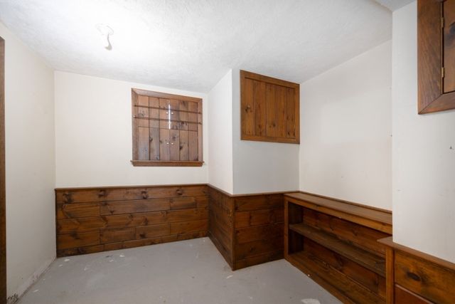 21 Strawberry Ln, Whitman, MA 02382