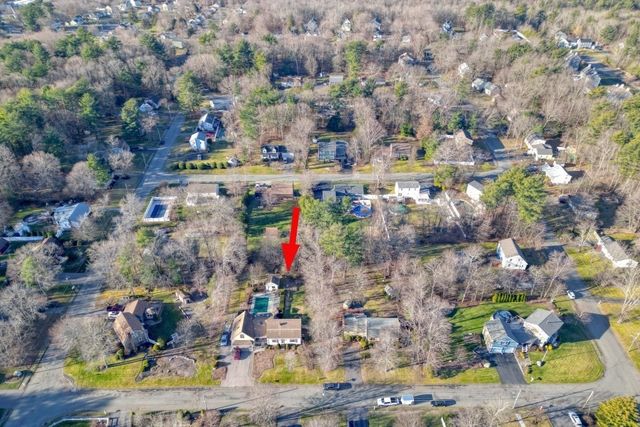 21 Strawberry Ln, Whitman, MA 02382