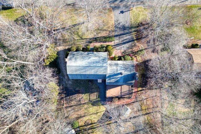 21 Strawberry Ln, Whitman, MA 02382