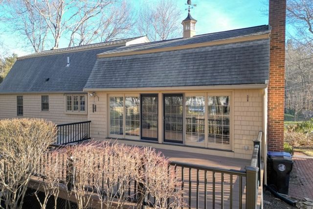 21 Strawberry Ln, Whitman, MA 02382