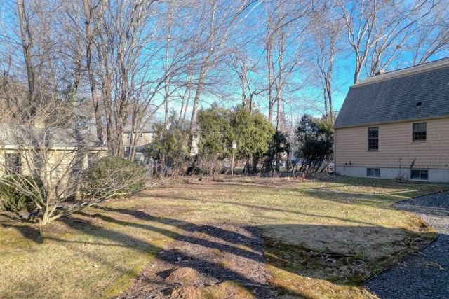 21 Strawberry Ln, Whitman, MA 02382