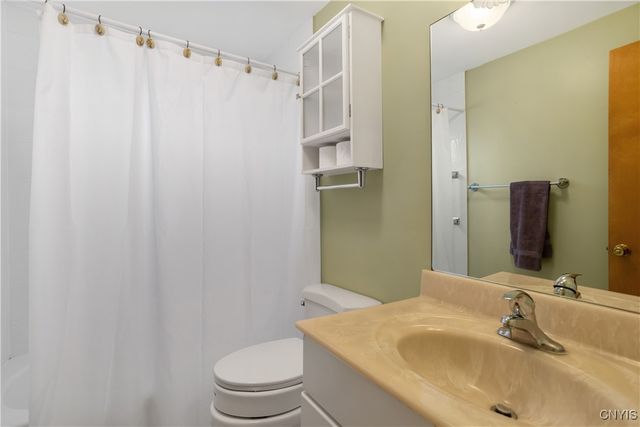 4901 Driftwood Drive, Salina, NY 13088