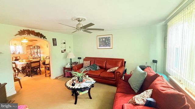 238 WYNNEWOOD AVE, Lansdowne, PA 19050