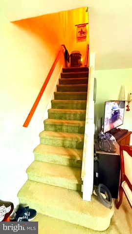 238 WYNNEWOOD AVE, Lansdowne, PA 19050