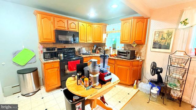 238 WYNNEWOOD AVE, Lansdowne, PA 19050