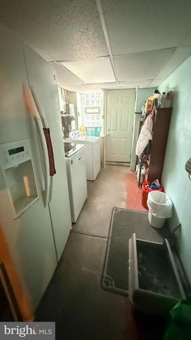 238 WYNNEWOOD AVE, Lansdowne, PA 19050