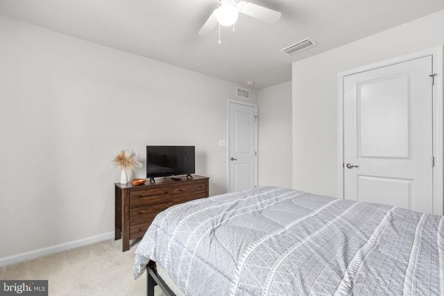 6427 HAWKEYE DR, King George, VA 22485