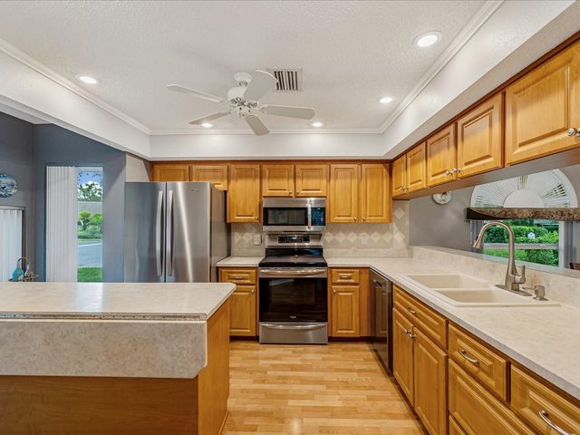 10836 BROOKHAVEN DRIVE, New Port Richey, FL 34654