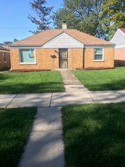 324 Frederick Avenue, Bellwood, IL 60104