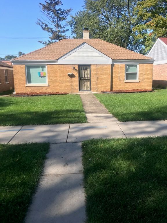 324 Frederick Avenue, Bellwood, IL 60104
