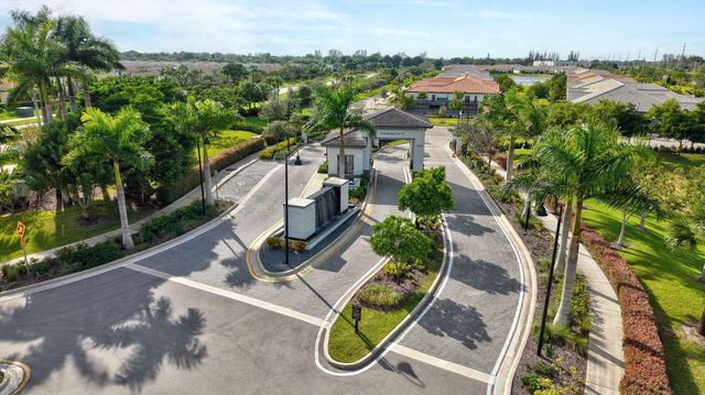 8427 W Blue Spring Drive, Parkland, FL 33067