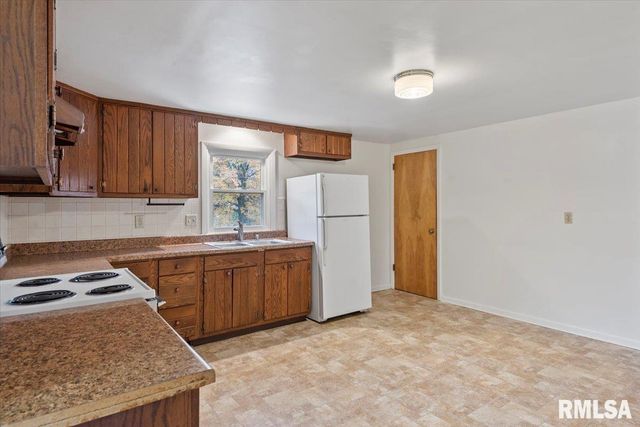 811 W Governor Street, Springfield, IL 62704