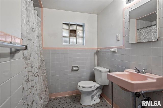 811 W Governor Street, Springfield, IL 62704