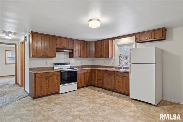 811 W Governor Street, Springfield, IL 62704