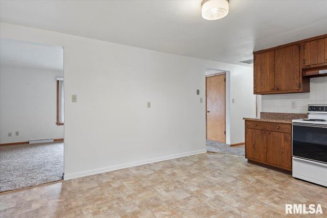 811 W Governor Street, Springfield, IL 62704