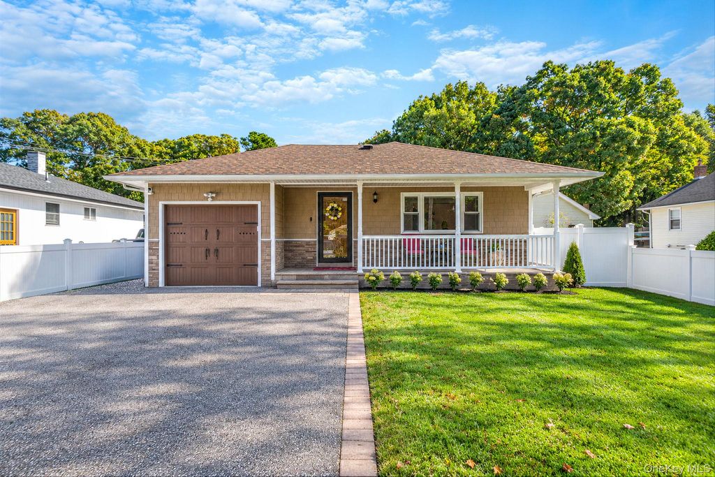 177 N Evergreen Drive, Selden, NY 11784 — photo 2