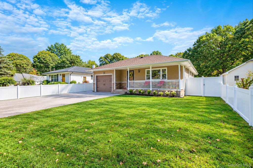 177 N Evergreen Drive, Selden, NY 11784 — photo 3