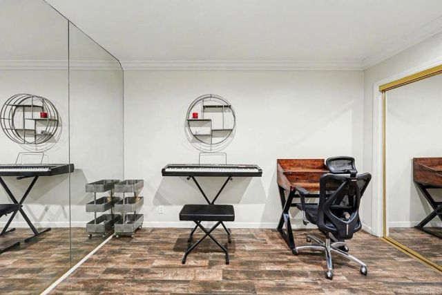 14141 Dickens Street 111, Sherman Oaks, CA 91423