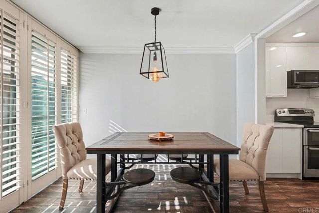 14141 Dickens Street 111, Sherman Oaks, CA 91423