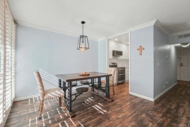 14141 Dickens Street 111, Sherman Oaks, CA 91423