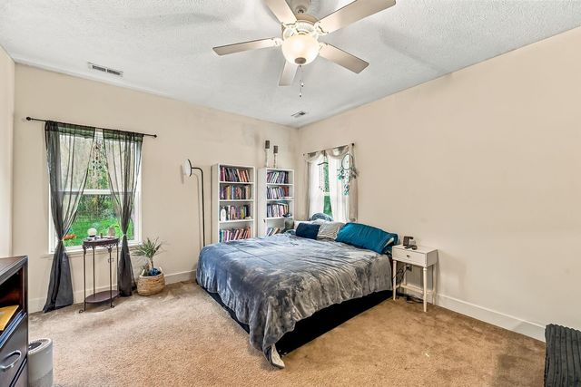 38 Buttercup Court SW, Pataskala, OH 43062