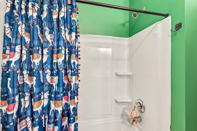 38 Buttercup Court SW, Pataskala, OH 43062