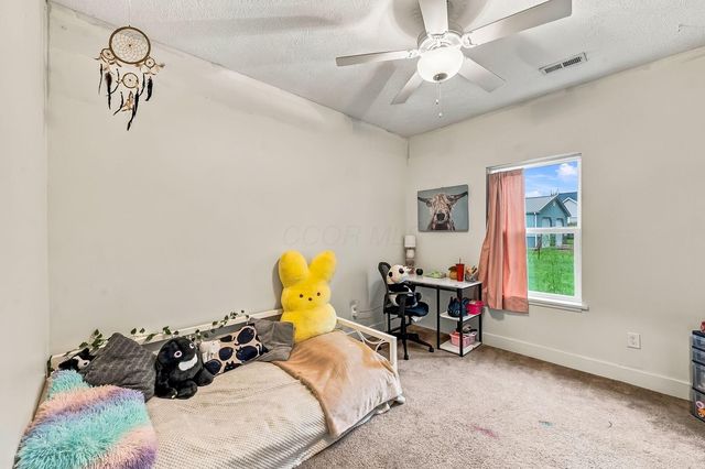 38 Buttercup Court SW, Pataskala, OH 43062
