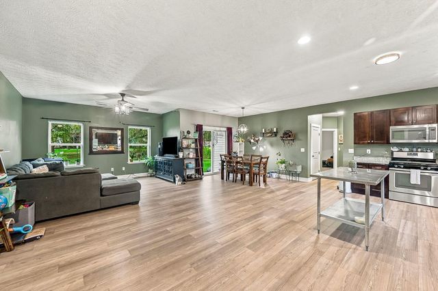 38 Buttercup Court SW, Pataskala, OH 43062