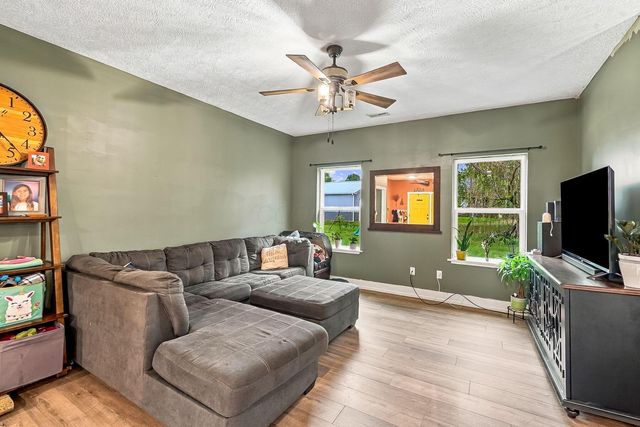 38 Buttercup Court SW, Pataskala, OH 43062