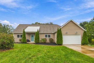 38 Buttercup Court SW, Pataskala, OH 43062