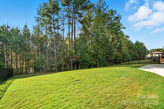 126 Walleye Lane, Troutman, NC 28166