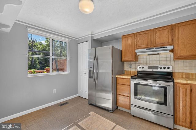 6109 GARDENIA CT, Alexandria, VA 22310