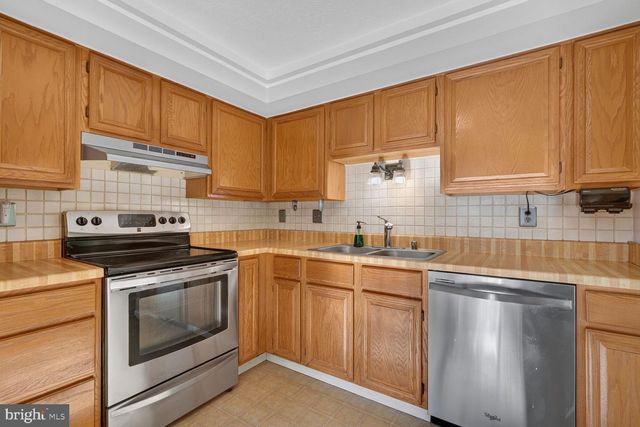 6109 GARDENIA CT, Alexandria, VA 22310