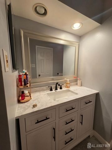 34 Almond Drive, Somerset County, NJ 08873
