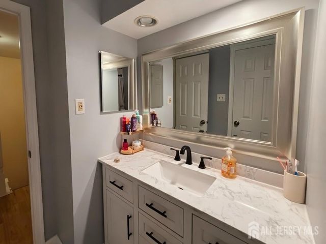 34 Almond Drive, Somerset County, NJ 08873