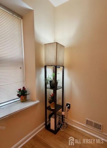 34 Almond Drive, Somerset County, NJ 08873