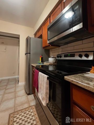 34 Almond Drive, Somerset County, NJ 08873
