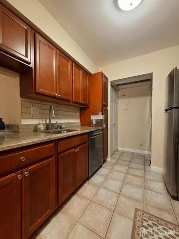 34 Almond Drive, Somerset County, NJ 08873