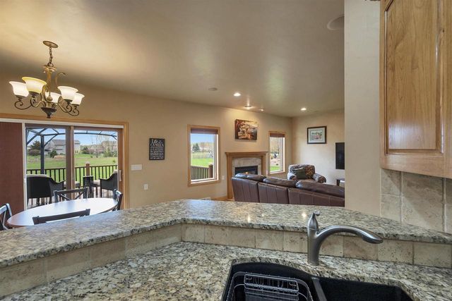 3663 HALF CROWN, De Pere, WI 54115
