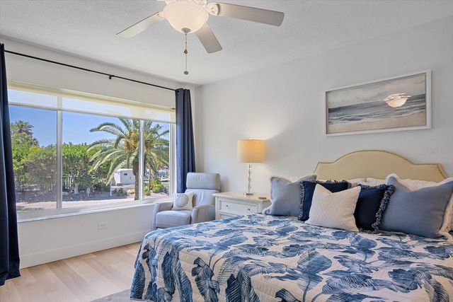 100 SANDS POINT ROAD 225, Longboat Key, FL 34228