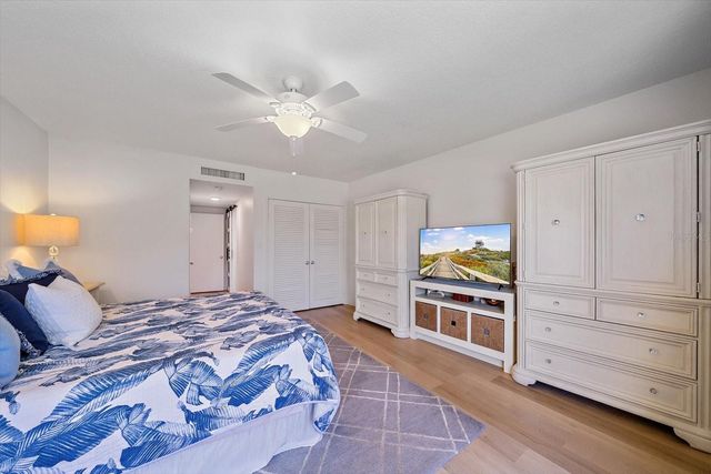 100 SANDS POINT ROAD 225, Longboat Key, FL 34228