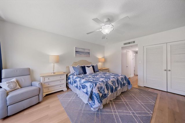 100 SANDS POINT ROAD 225, Longboat Key, FL 34228
