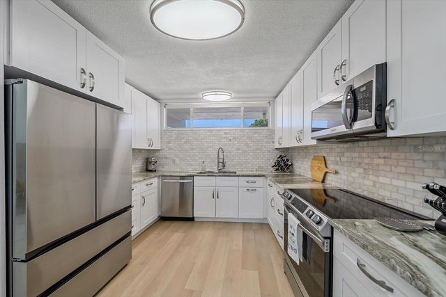 100 SANDS POINT ROAD 225, Longboat Key, FL 34228