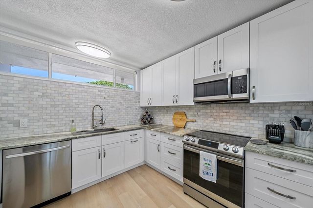 100 SANDS POINT ROAD 225, Longboat Key, FL 34228