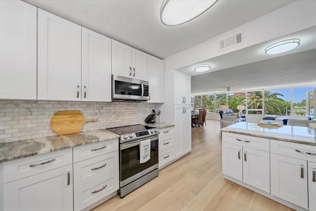 100 SANDS POINT ROAD 225, Longboat Key, FL 34228
