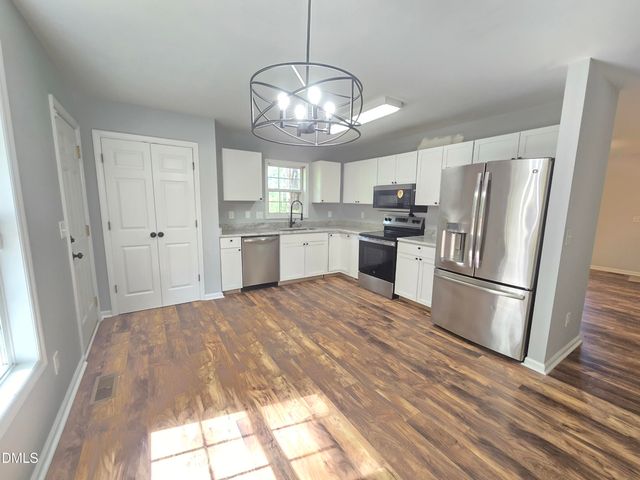 627 Kenneth Road, Greensboro, NC 27455