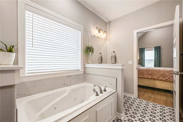 2705 S Angels Road, Fayetteville, AR 72701