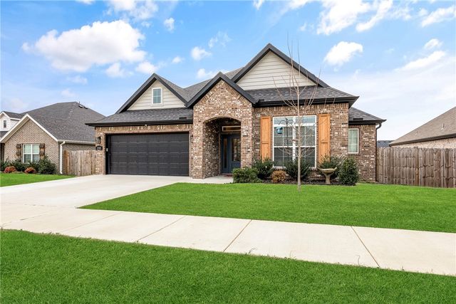 2705 S Angels Road, Fayetteville, AR 72701